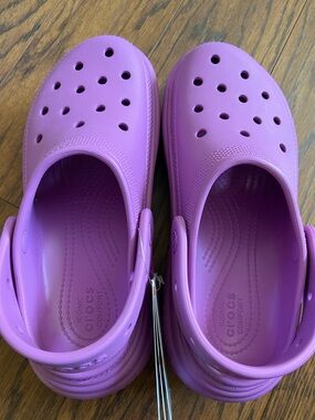 New Crocs stomp clog size 9